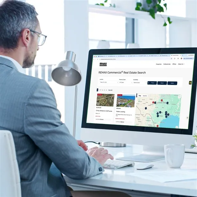 RealNex MarketEdge custom branded commercial real estate marketing presentation output